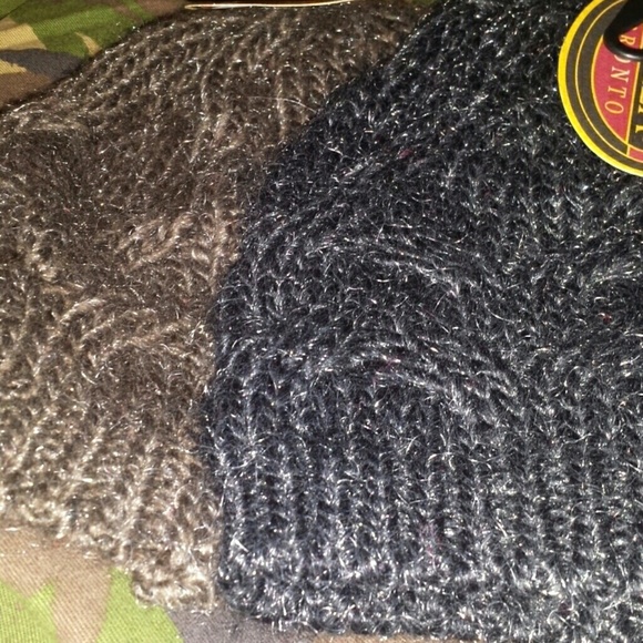 New Woman Winter hats(2) - Picture 2 of 6